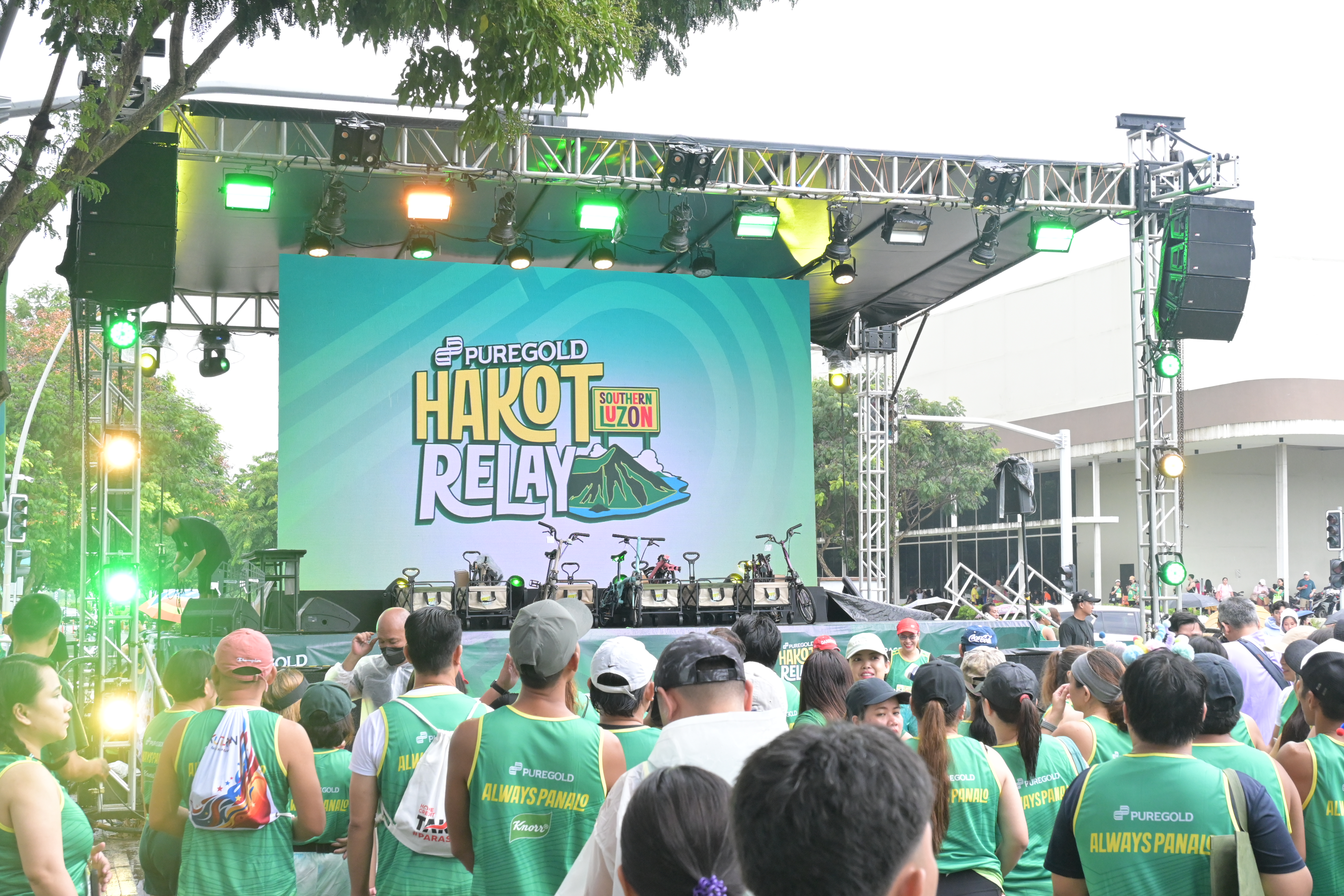Puregold Hakot Relay draws 4,000 runners in Cavite, takes it to the next level with epic 8K&nbsp;challenge